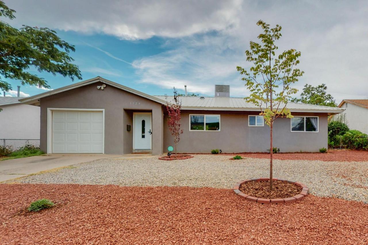 Comfortable 3-Bedroom Home With Spacious Backyard Albuquerque Exterior photo